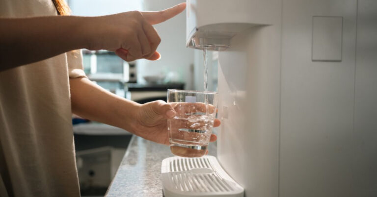 Conserto de Purificador de Água em Volta Redonda | Assistência Perto de Mim agua sem controle de temperatura